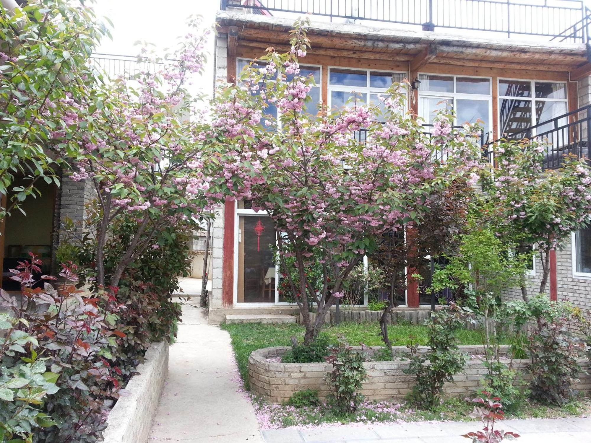 Kevin'S Trekker Inn Shangri-La Exterior foto